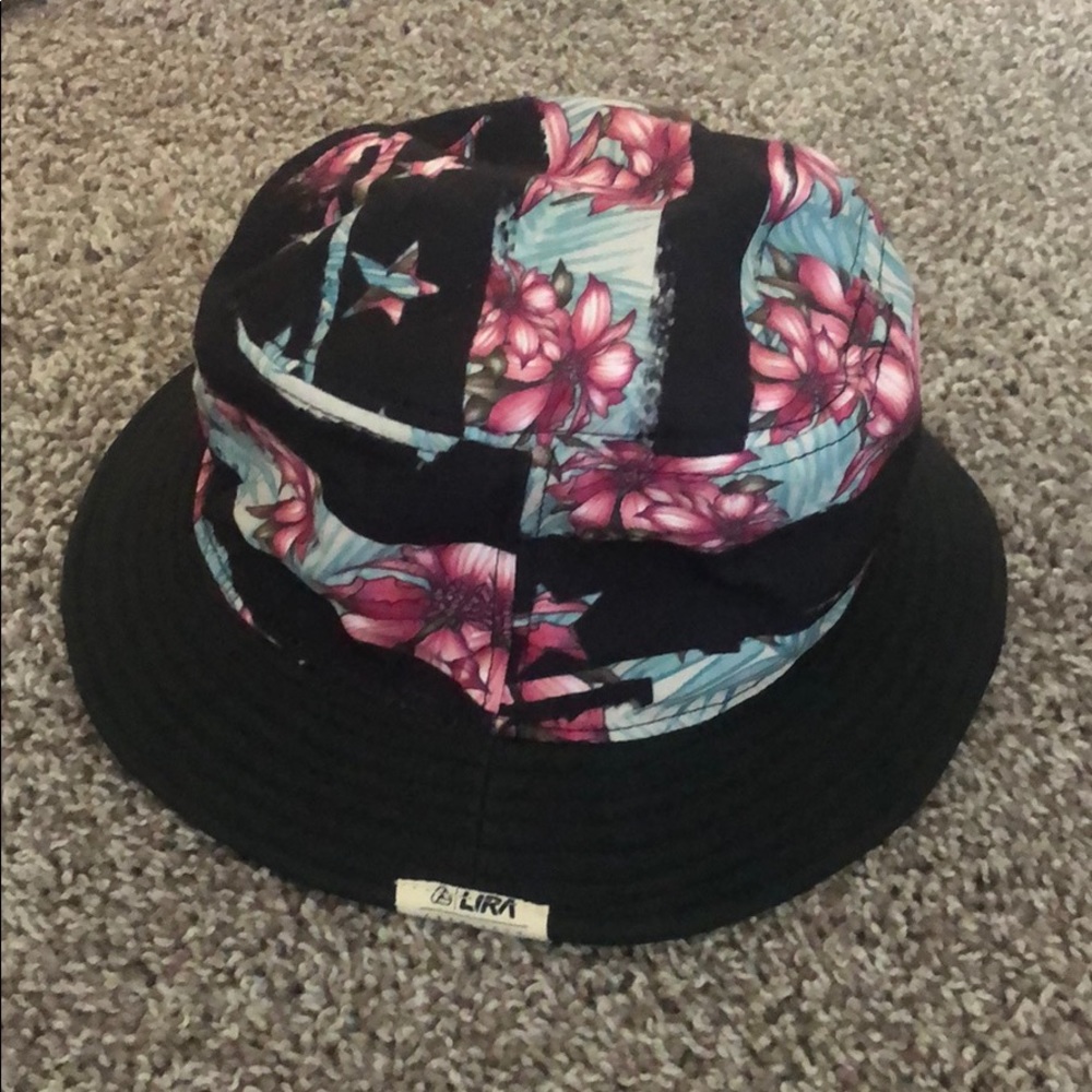 Lira men’s reversible bucket hat